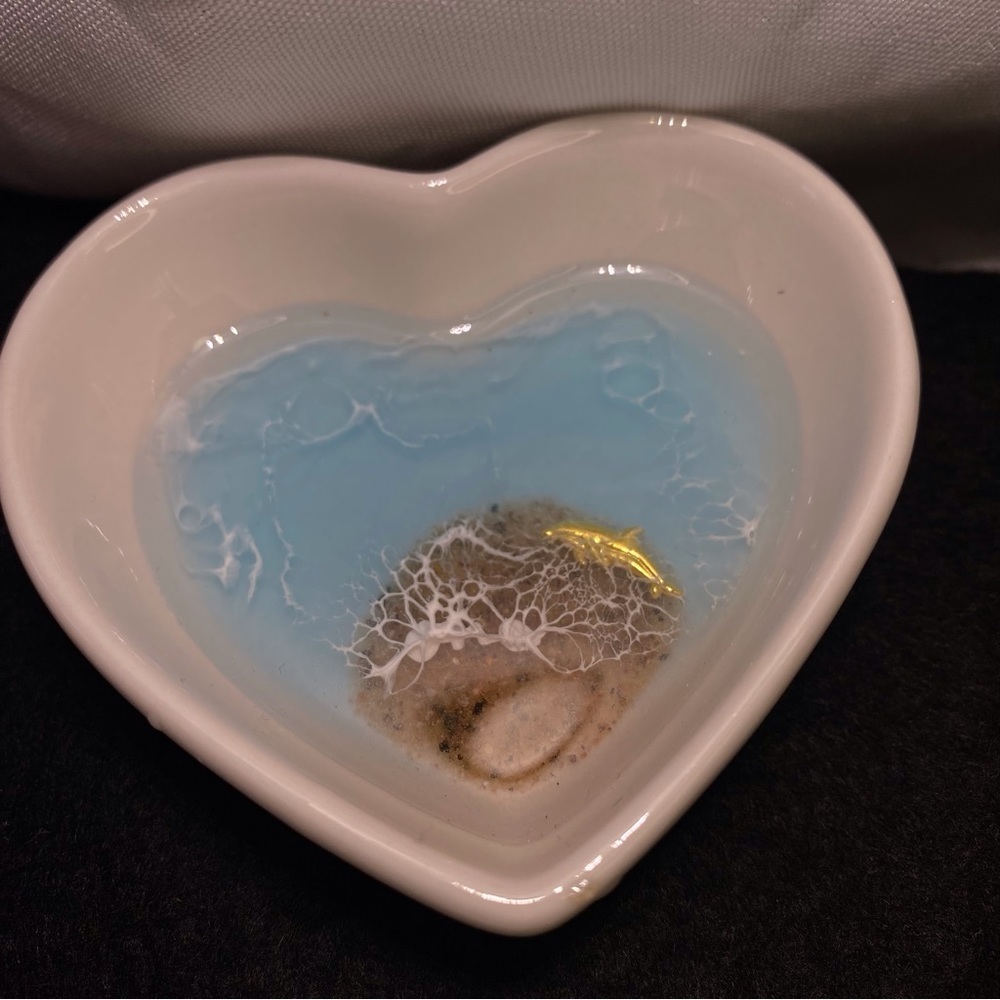 6 for$20♥️Ocean resin trinket dish. I’ll pick one at random for you. - Picture 3 of 12